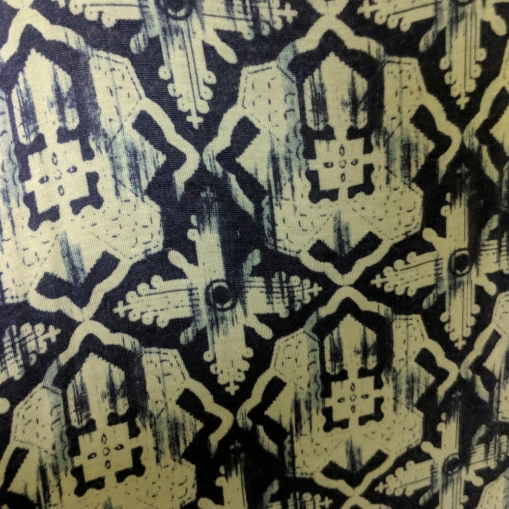 Patterned tank - Picture 2 of 3